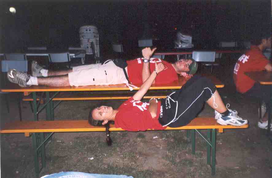 Festa della Birra 2004 - ... e dopo le fatiche il meritato riposo